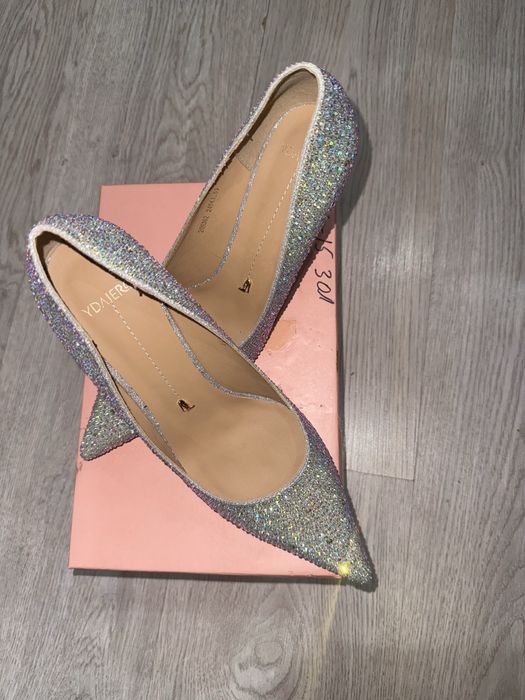 Продам туфли , новые , размер 38-39! Цена 20.000 тыс !