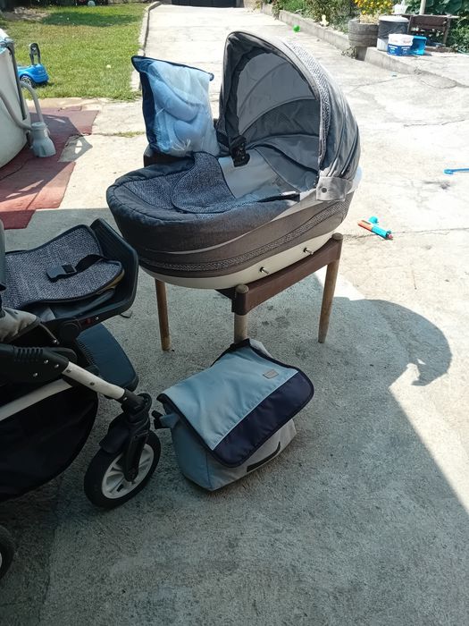 Детска количка .
