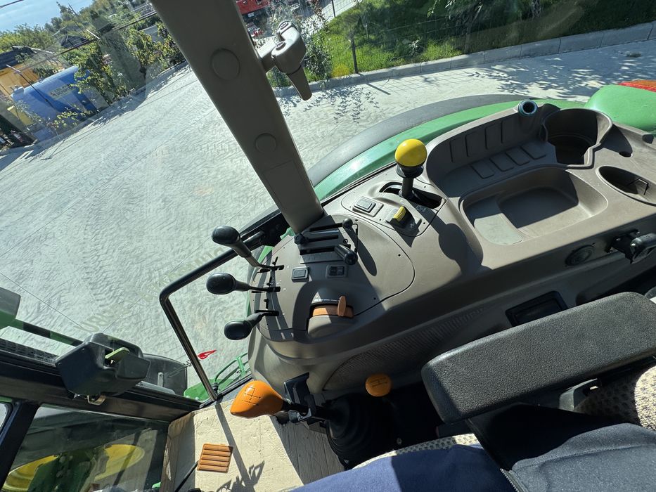 John deere 5100M