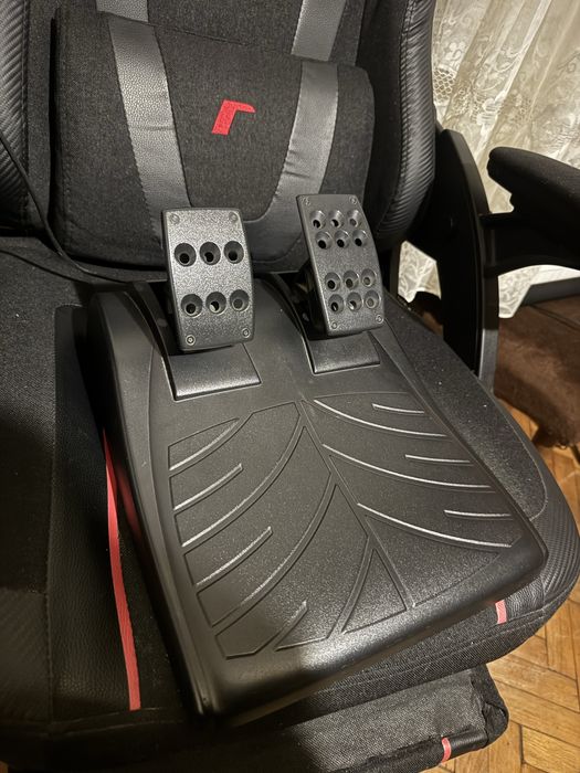 Волан с педали Logitech Driving Force GT