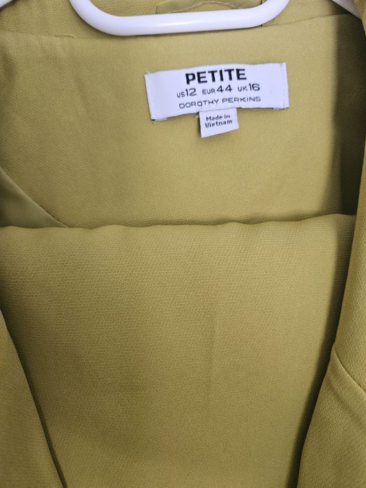 Стилен костюм цвят лайм 44 -XL