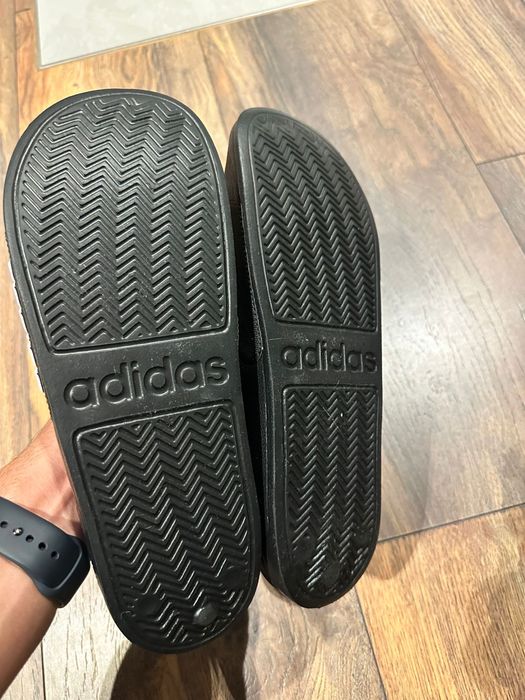 Slapi Adidas Noi