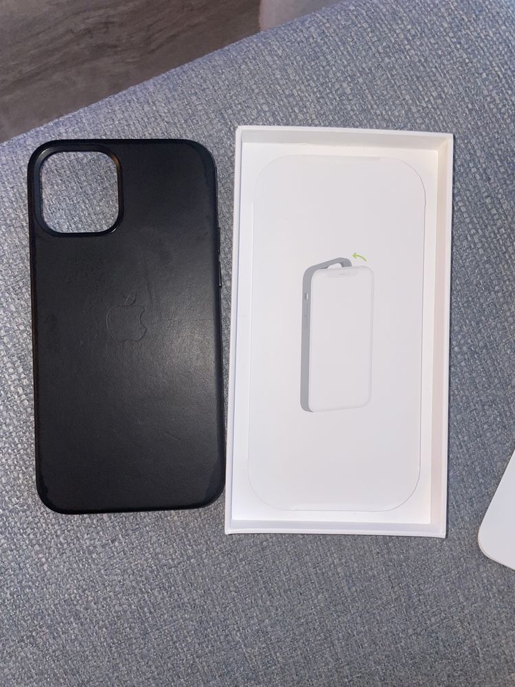 Оригинален кожен калъф за iPhone 12 pro