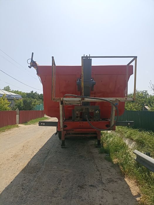 Vând semi-remorca Schmitz 2006 Galați