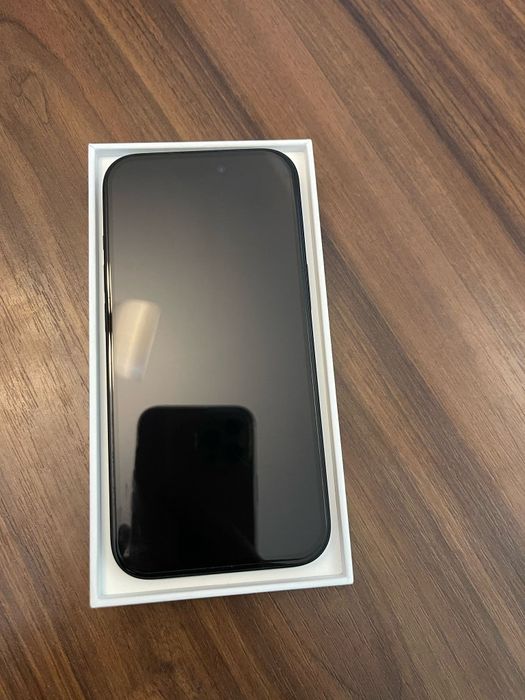 Vând IPhone 15 128GB