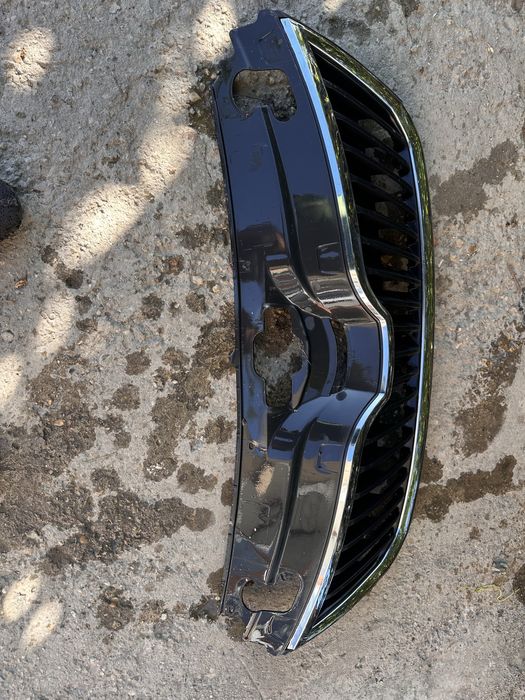Grilă radiator skoda rapid .