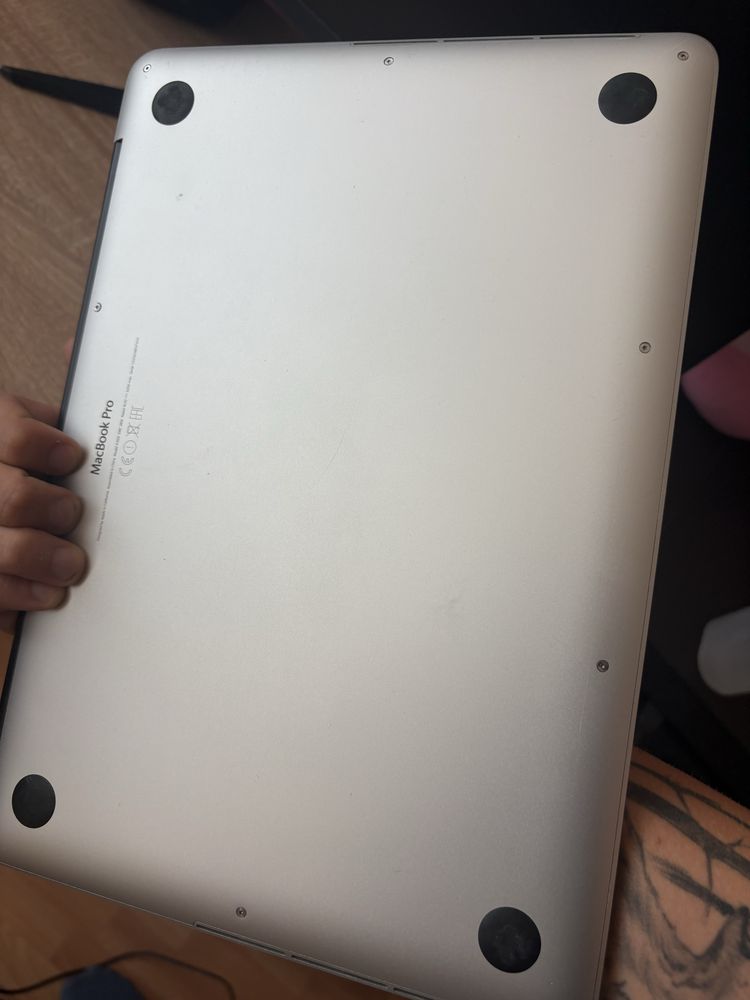 MacBook Pro 13” Retina (2015) – 8GB/SSD – Работи отлично
