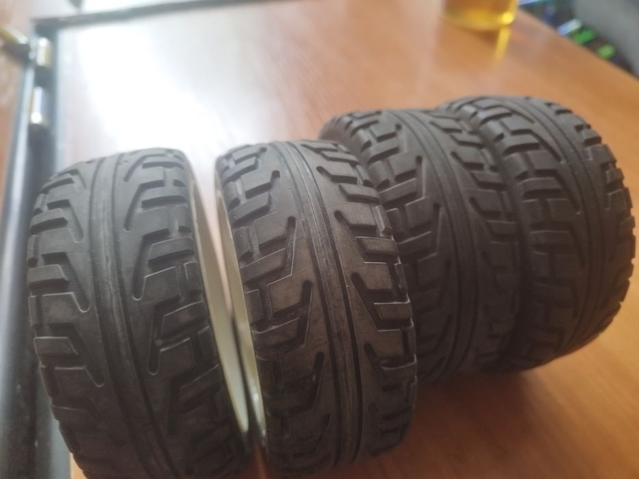 Traxxas,rc апаратури и гуми на 17хекс