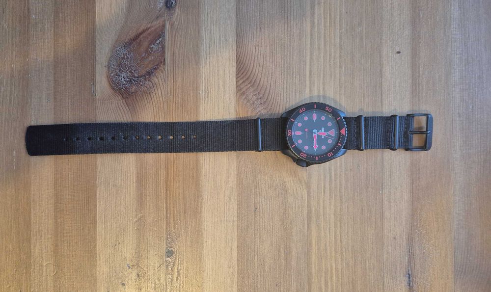 seiko 5 sports  SRPD83K1