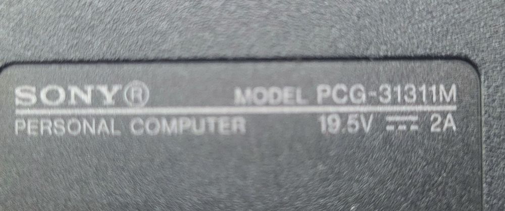 Продавам лаптоп Sony Vaio model PCG-3131M