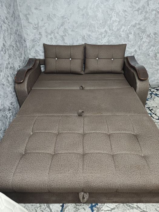 Диван сотилади  divan