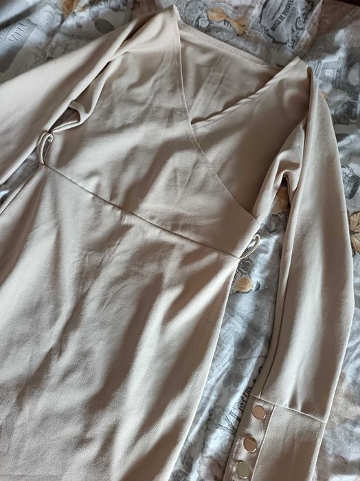 Дамска бежова рокличка