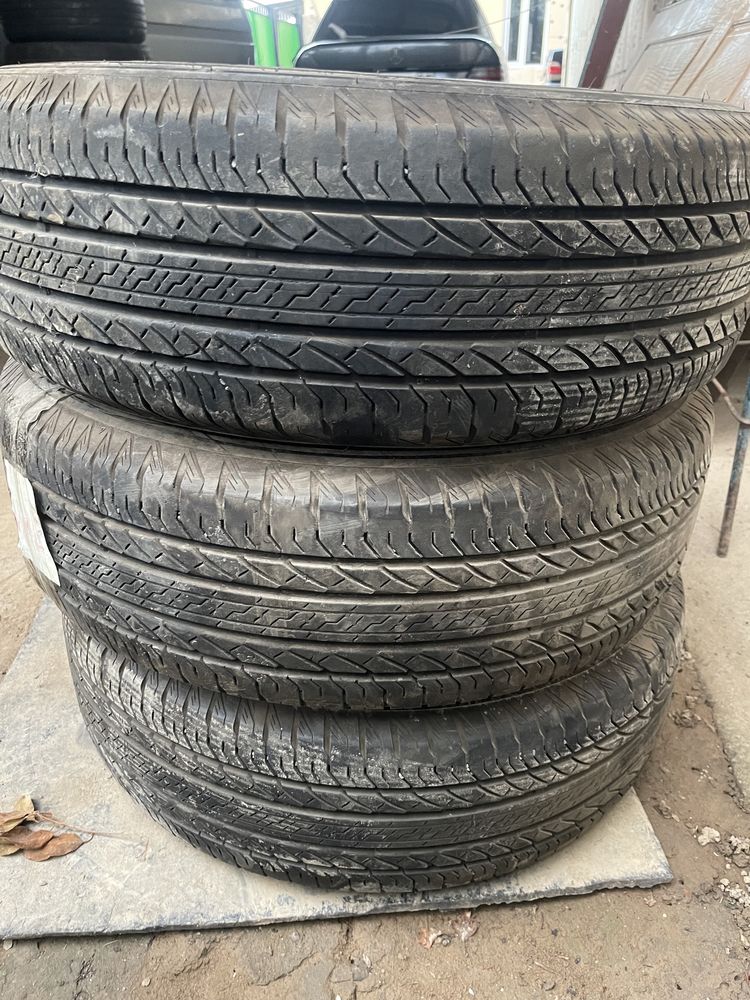 Продам шины на 17R
