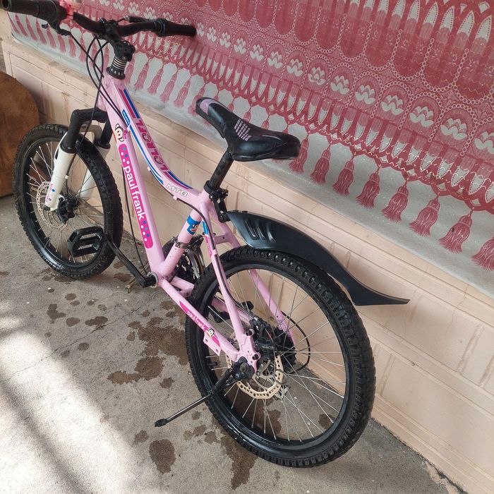 Велсапед болаларга холати яахши 2 та пакришкасини алмаштирса булди