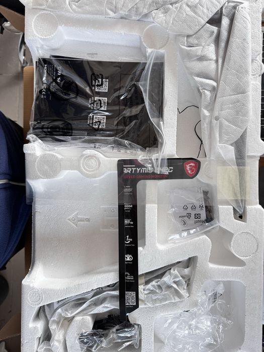 MSI Mag Artymis 242c Гейминг монитор