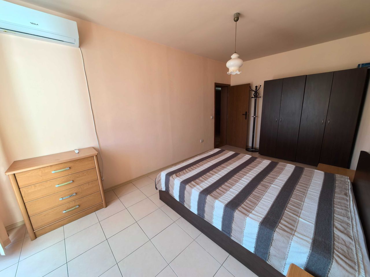 Дава се под наем Тристаен апартамент в Ямбол, Център - 80 кв.м за 280.5 € - Снимка #3