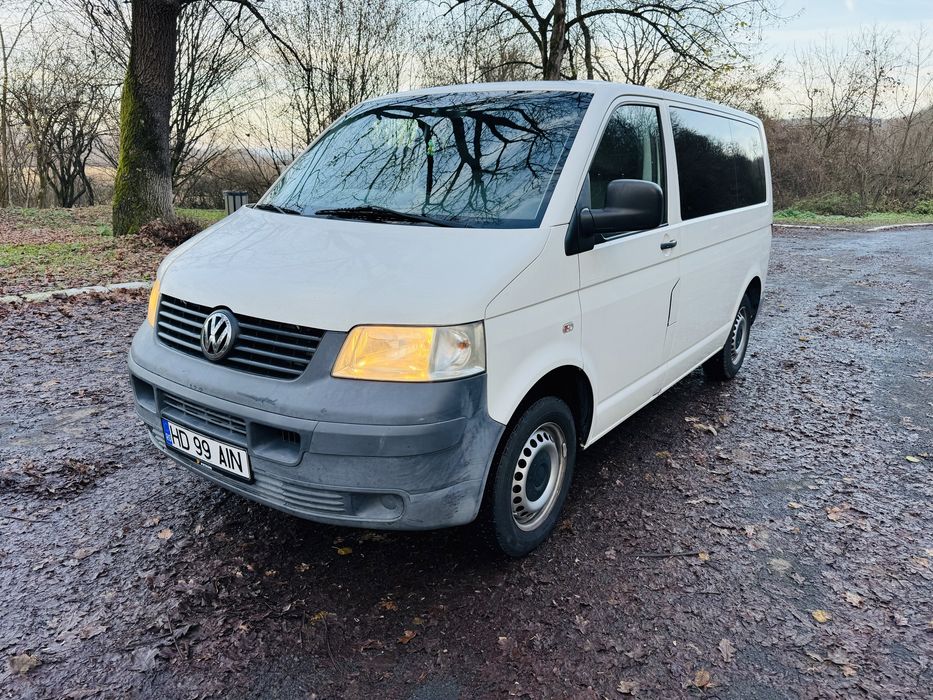 VW T5 Transporter 1.9 TDI 8+1 locuri arata si functioneaza foarte bine