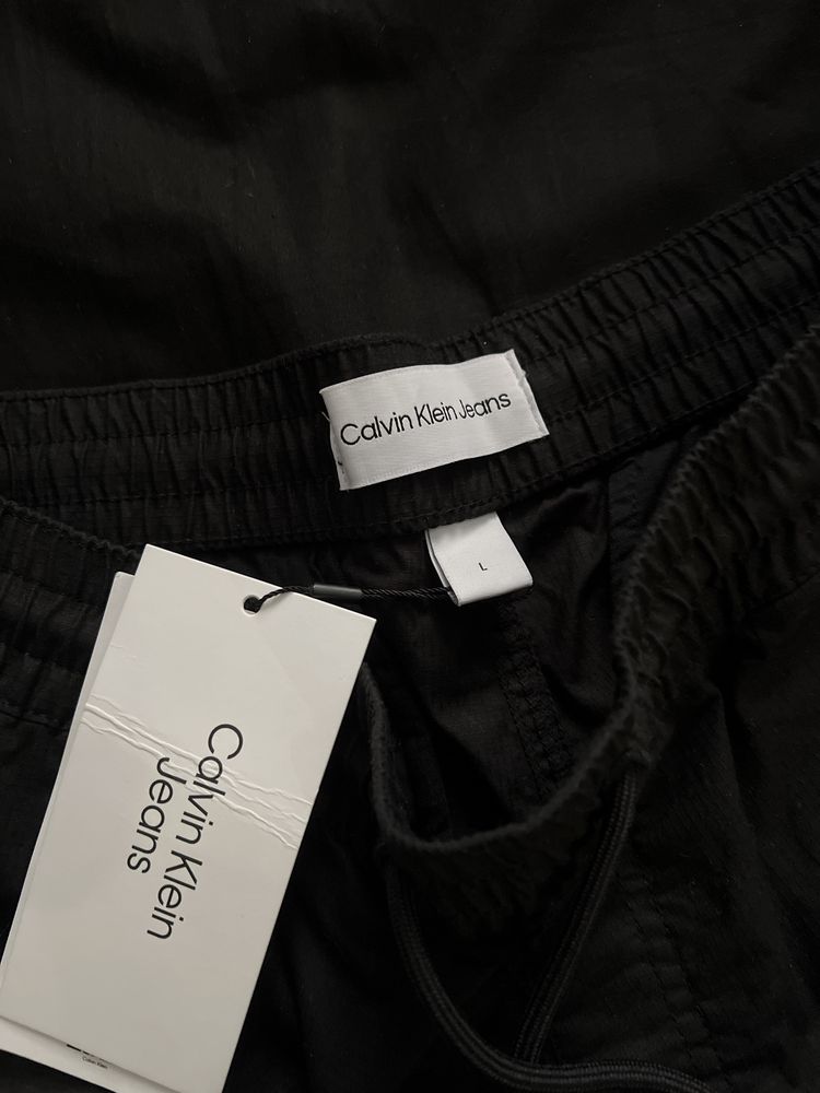 Calvin Klein Jeans- къси панталони