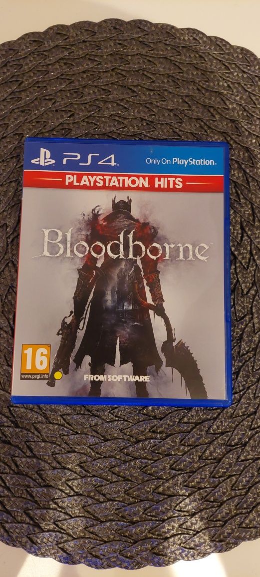 Vând joc PS4 Bloodborne