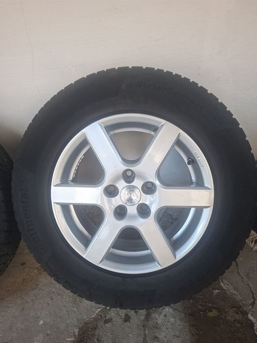 Jante aliaj cu anvelope de iarna 215 70 16 Duster, Kia Hyundai