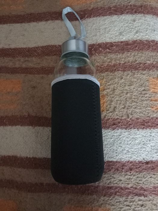 Sticlă  pentru  apă