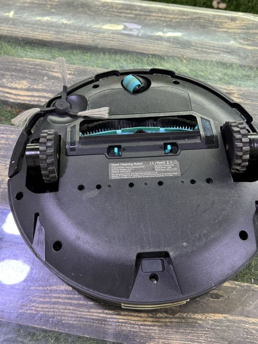 Два робот пылесоса Viomi Cleaning Robot и Robotic Vacuum Cleaner