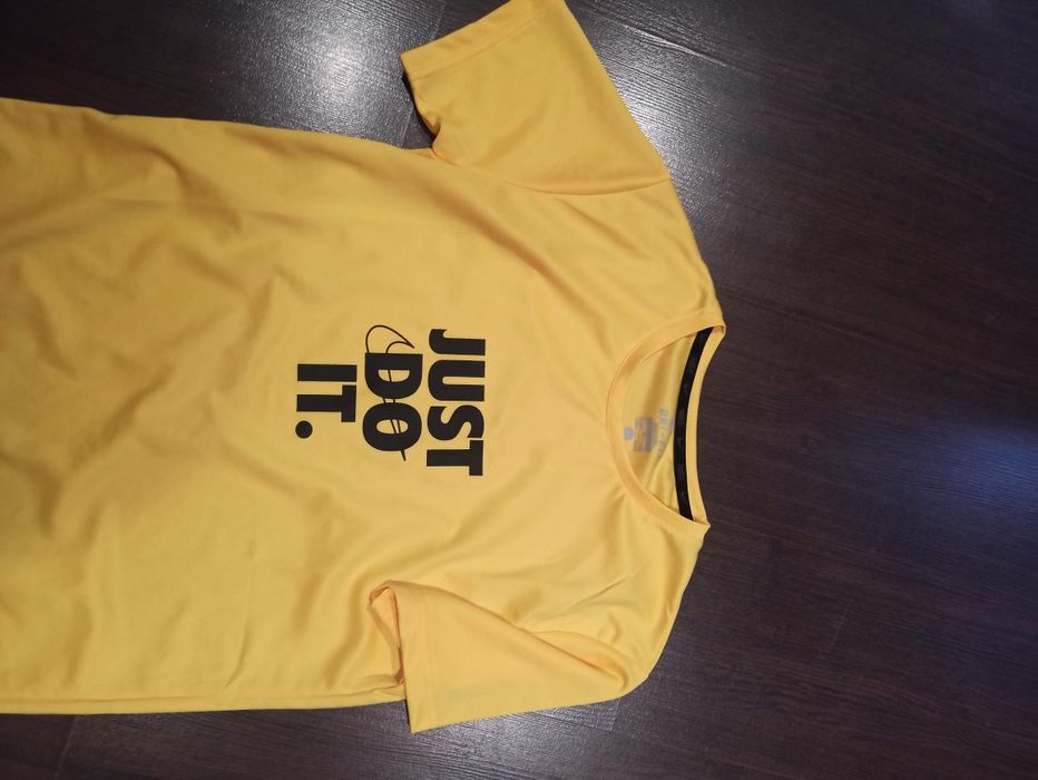 Тениски по 10лв броя