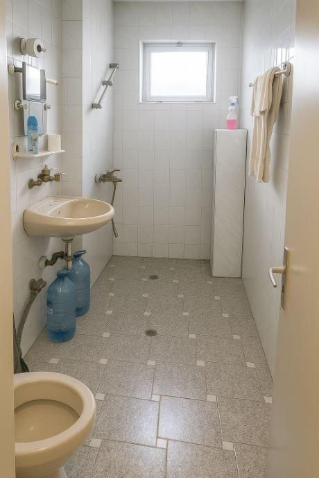 Тристаен апартамент в района на Колхозен пазар!