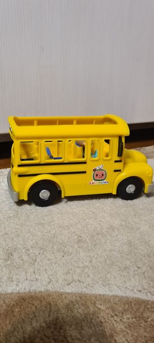 Mașinuță Cocomelon cu figurină