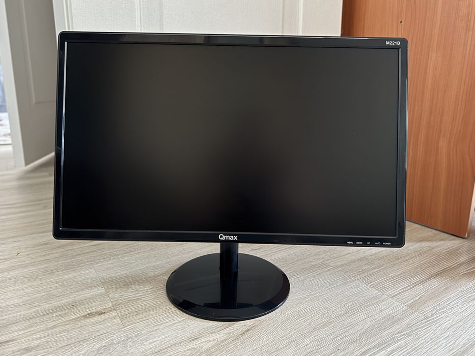 Монитор Qmax 21,5’’ б/у