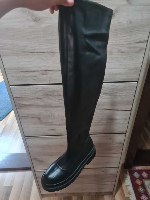 Cizme lungi cu fermoar marimea 40