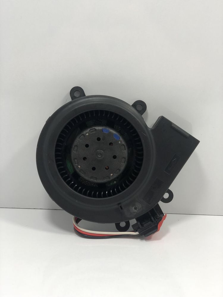 Вентилатор за охлаждане 4N0915213B Audi  A6/RS6 A7/RS7 Q3