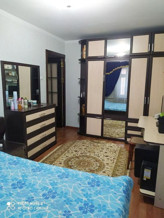 Шота Руставели,ориентир BON кафе-отличная 3комнатная квартира в центре