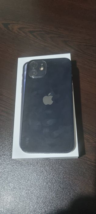 iPhone 12 64 GB.