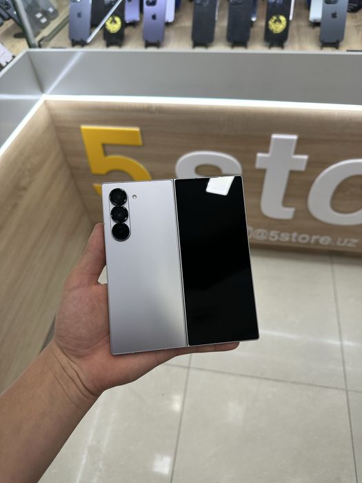 Samsung Z Fold 6
