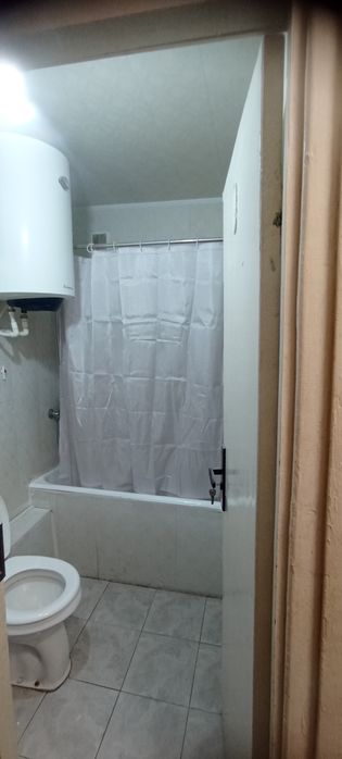 Калининский массивда квартира  ижарага берилади