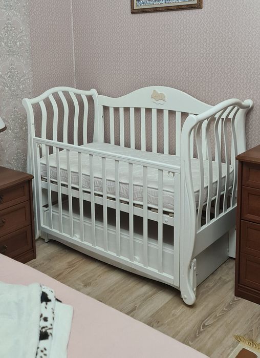 Детская кроватка, дерево