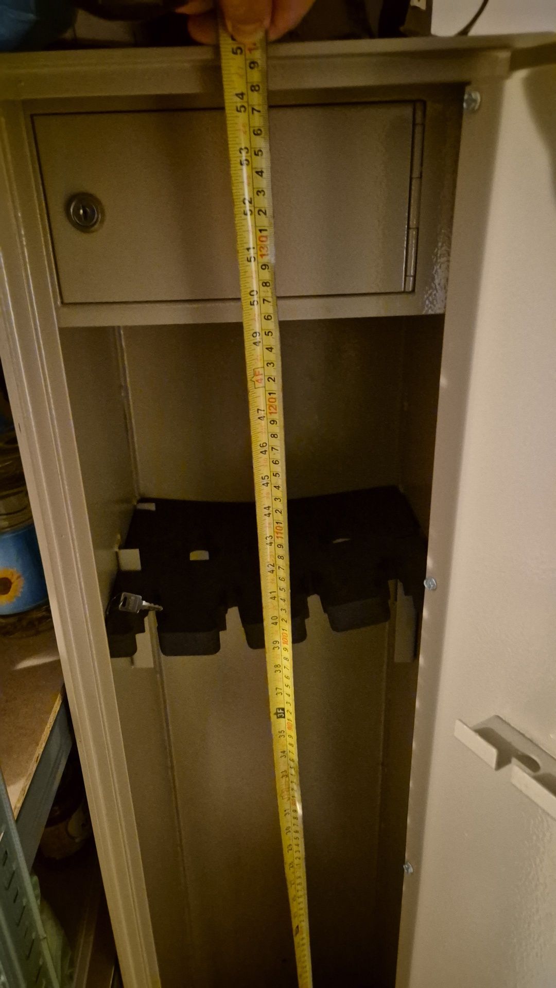 Vand dulap de arme, 62 kg, cu compartiment separat munitie