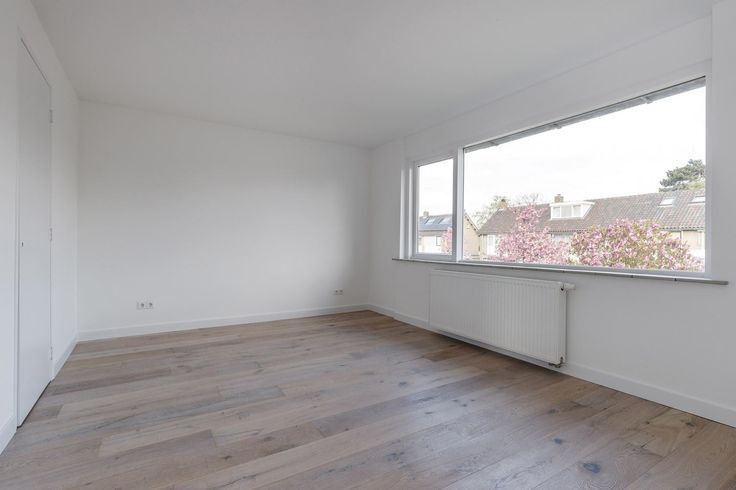 Vand case modulare din panouri sandwich