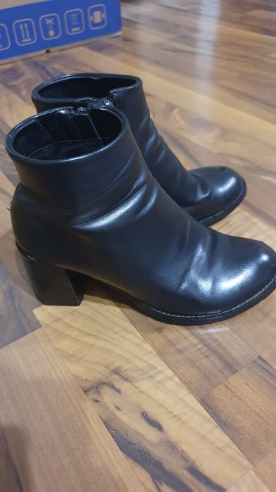 Продам женские сапоги