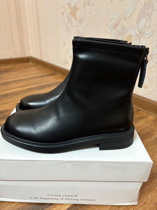 Продам ботильоны на плоской подошве