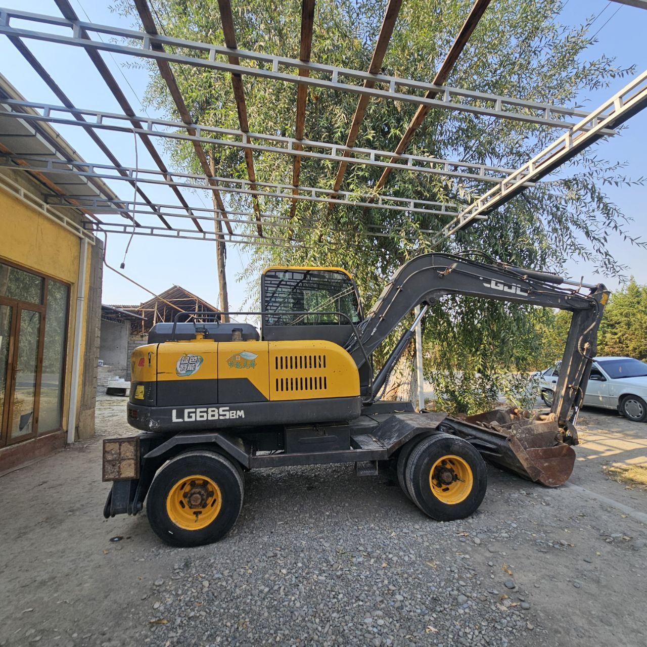 Ekskavator sotiladi holati zoʻr