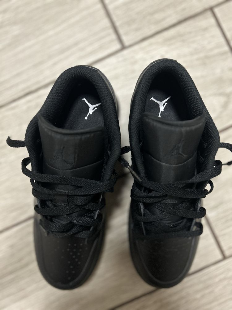 Nike Jordan 1 low black