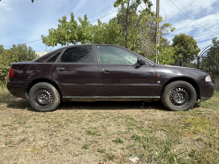 Vând Audi A4 B5, 1.6 benzină, 1996, violet, preț negociabil