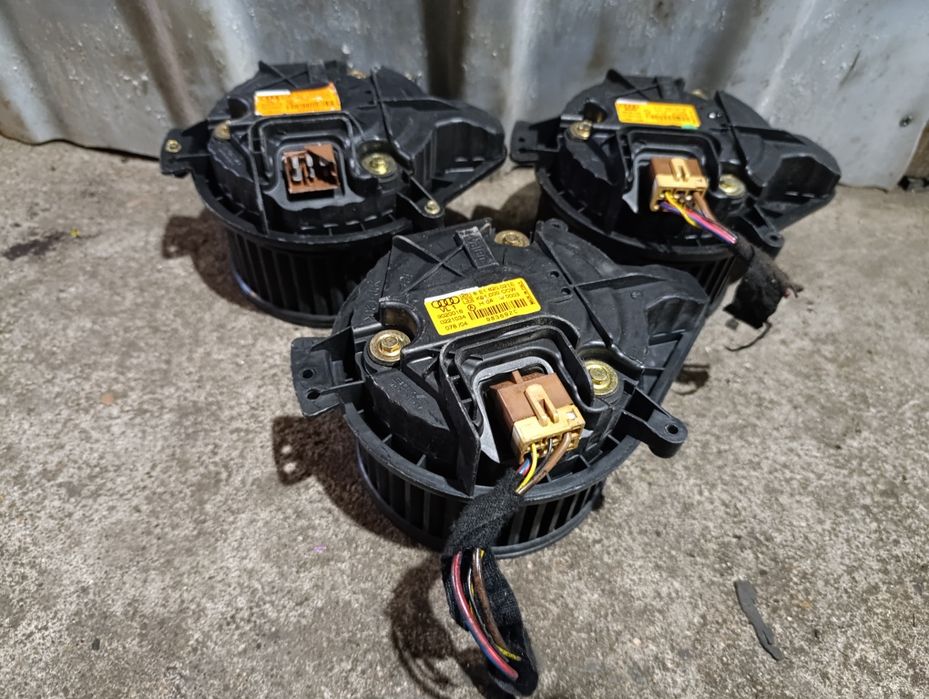 Моторчик отопителя на Ауди А4В6 из Германии