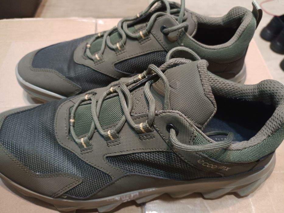 Кроссовки,цвет хаки