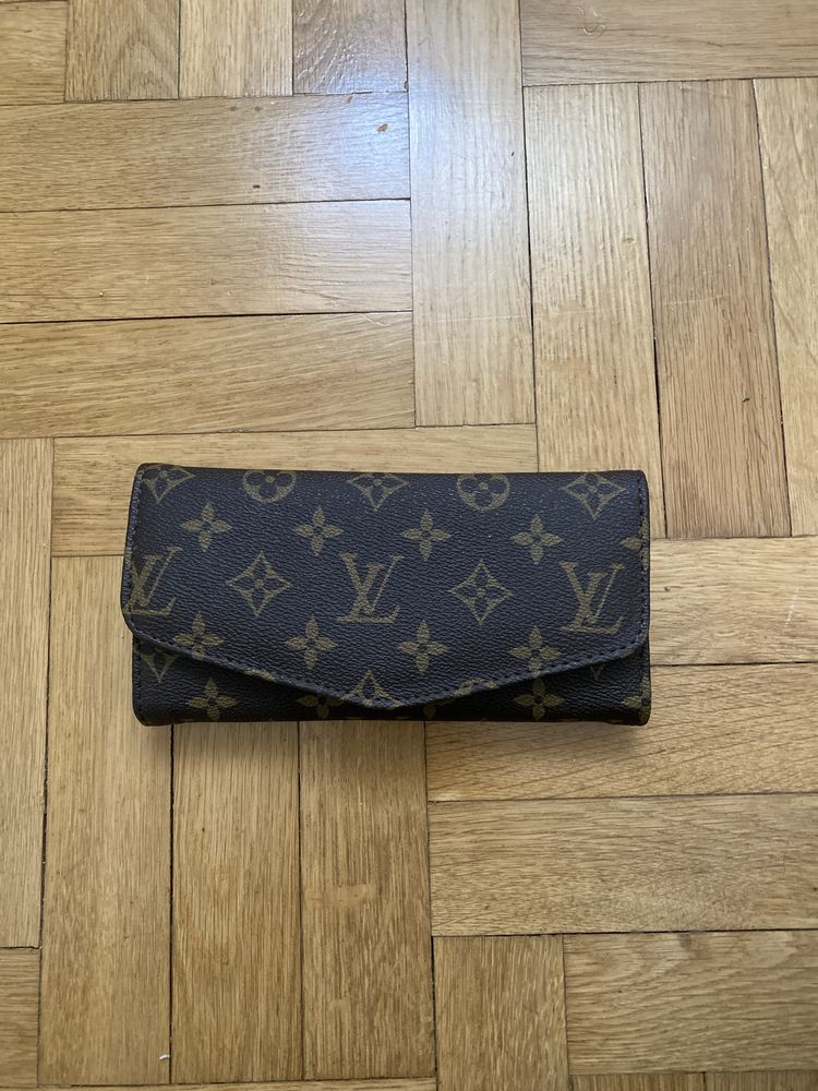 Дамски портмонета на Louis Vuitton