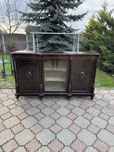 Comodă stil victorian din lemn masiv – model deosebit, finisaje fine