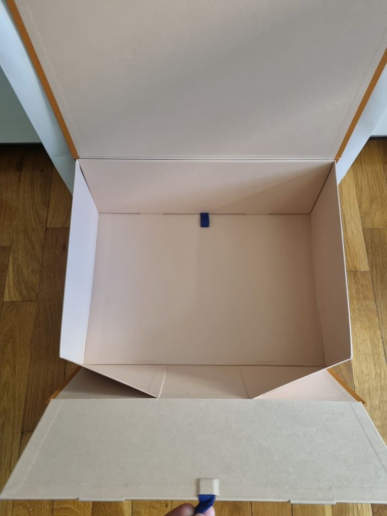 Оригинална сгъваема кутия на Louis Vuitton с плик Balmain