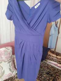 Платье Moschino 36 размер до колен, приталенное